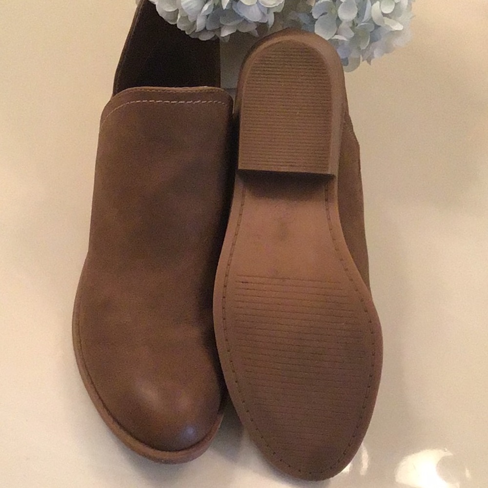 Boots 👢 - Picture 2 of 4